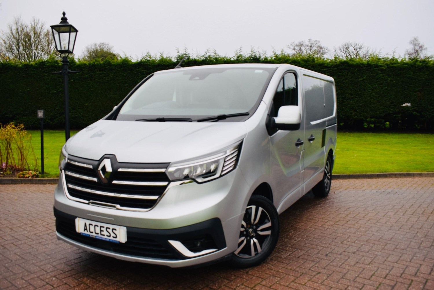 Renault Trafic Listing Image