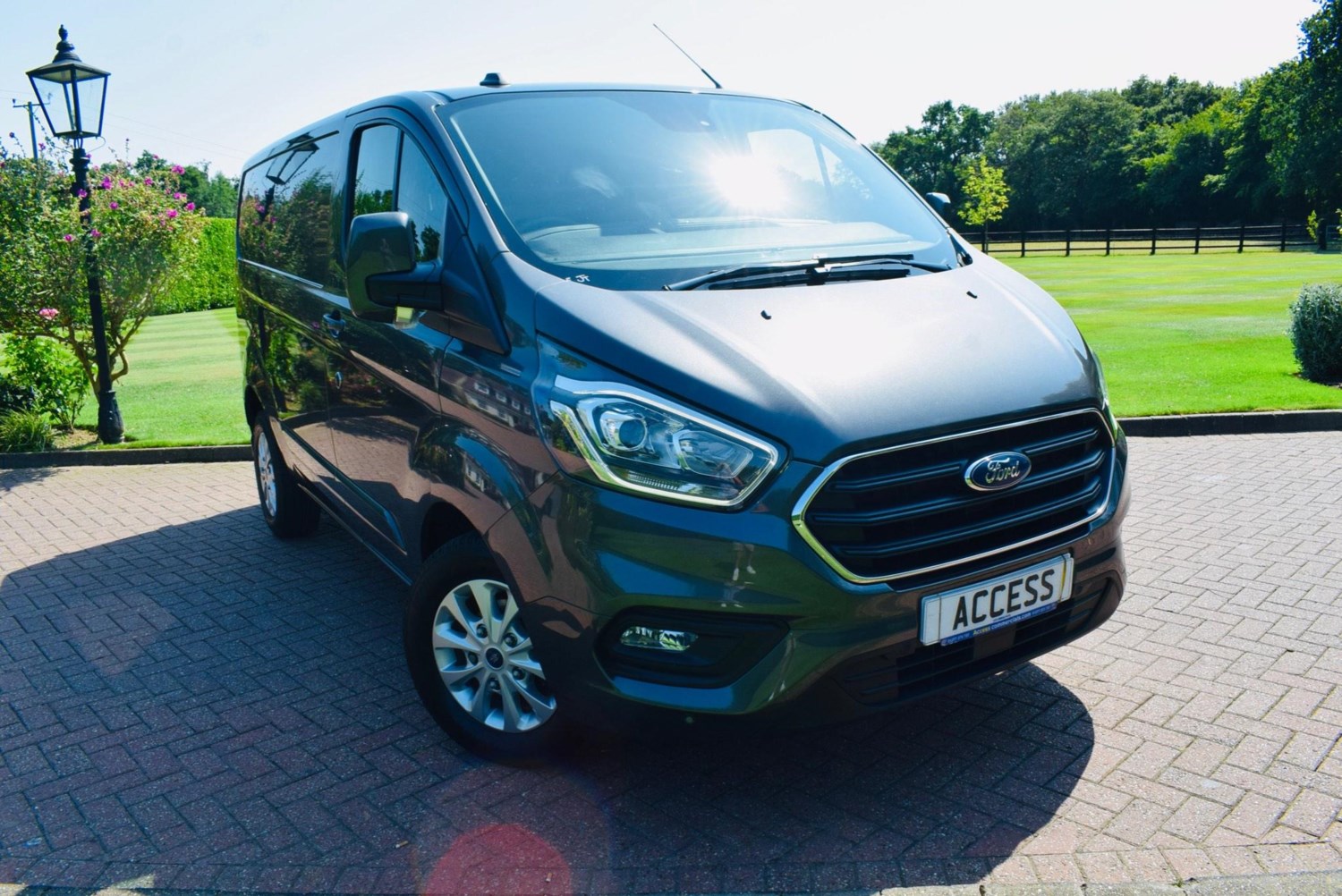 Ford Transit Custom Listing Image