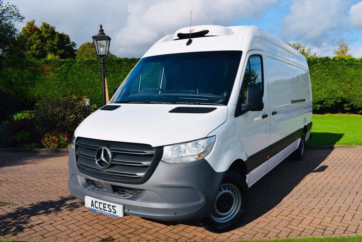 Mercedes-Benz Sprinter Listing Image