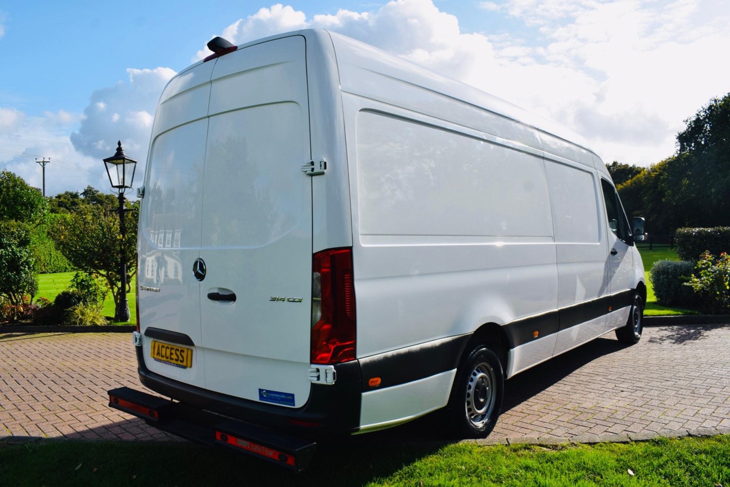 Mercedes-Benz Sprinter Listing Image