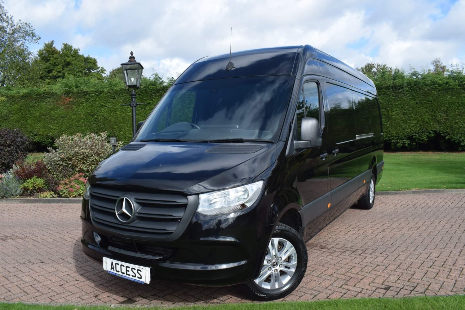 Mercedes-Benz Sprinter Listing Image