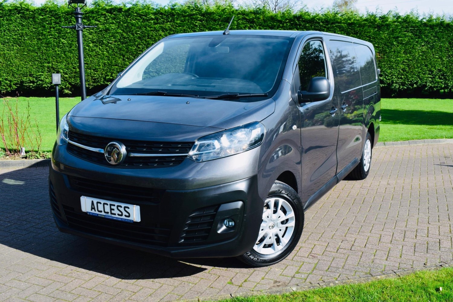 Vauxhall Vivaro Listing Image