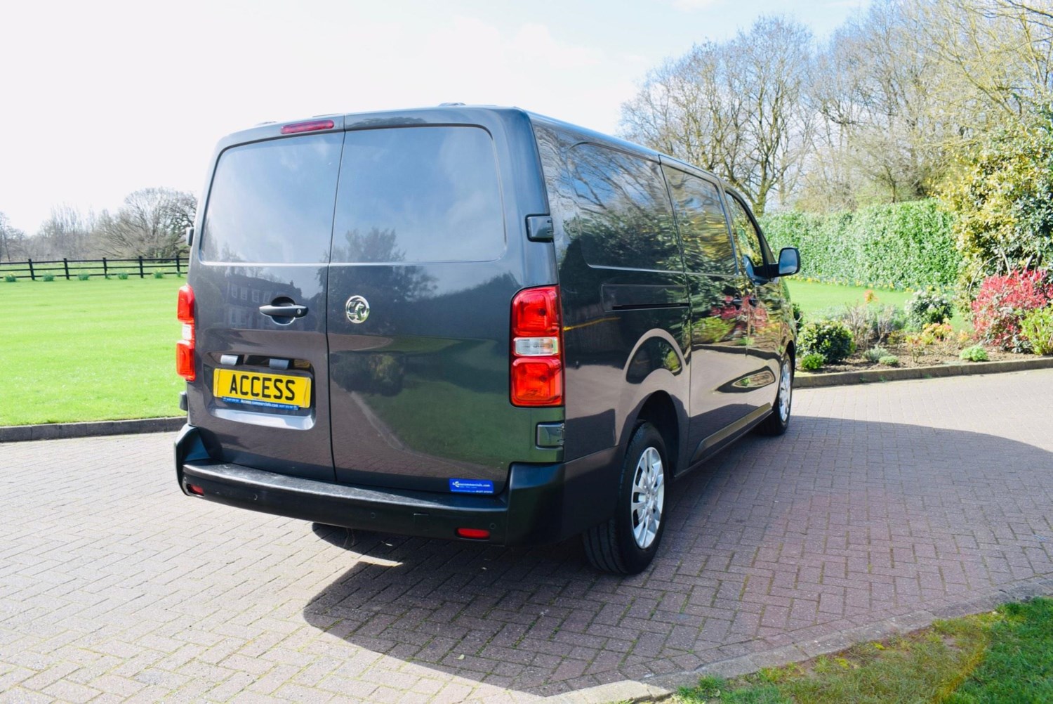 Vauxhall Vivaro Listing Image