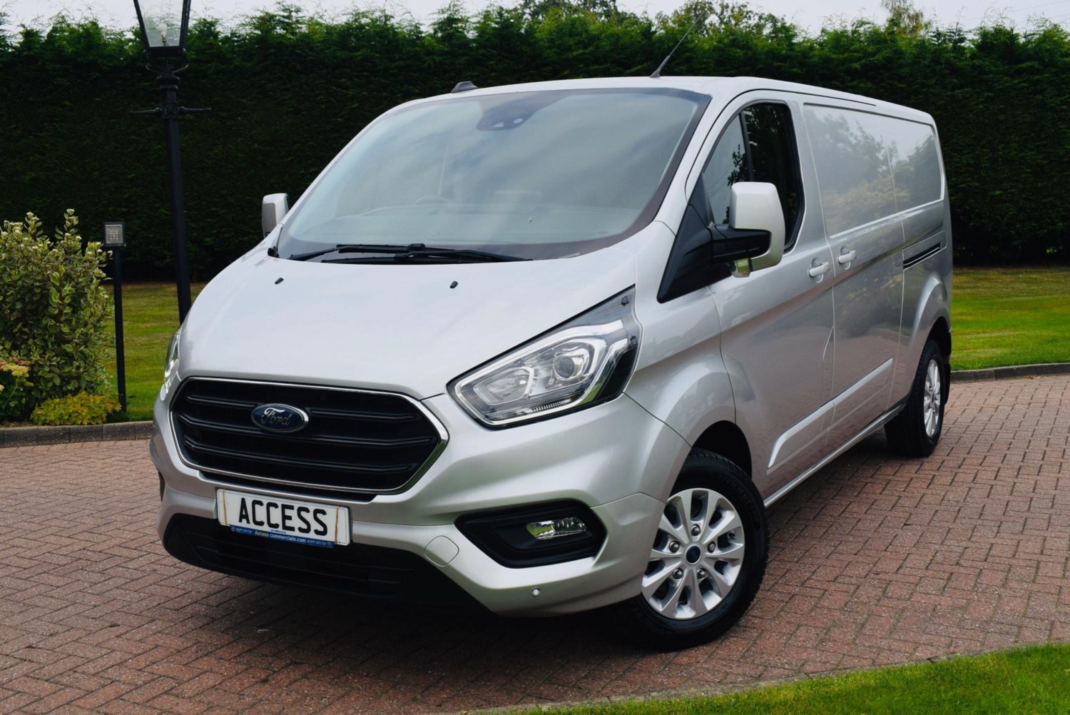 Ford Transit Custom Listing Image