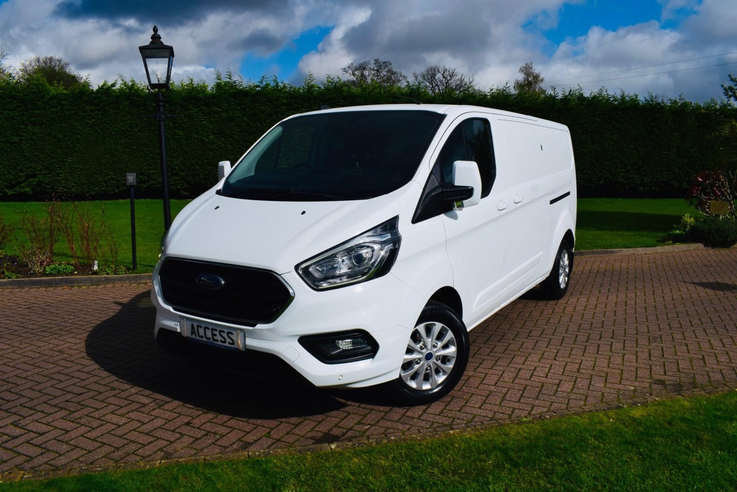 Ford Transit Custom Listing Image