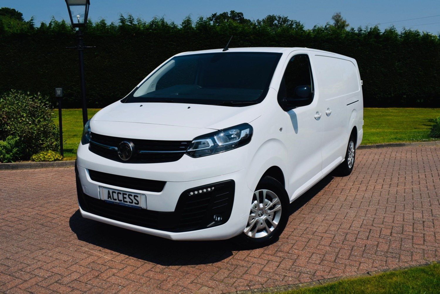 Vauxhall Vivaro Listing Image