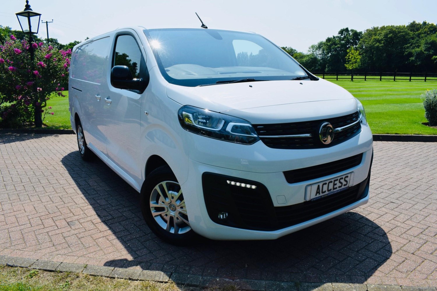 Vauxhall Vivaro Listing Image