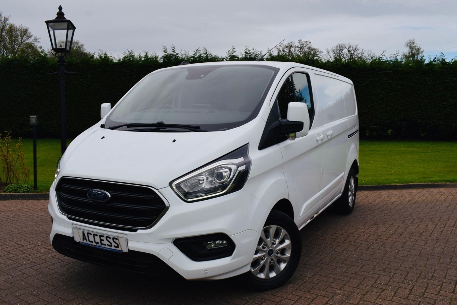 Ford Transit Custom Listing Image