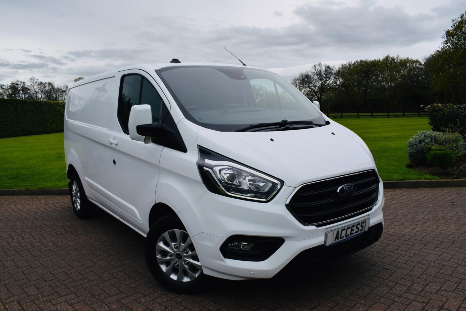 Ford Transit Custom Listing Image