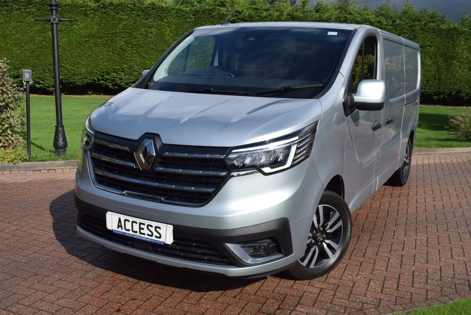 Renault Trafic Listing Image