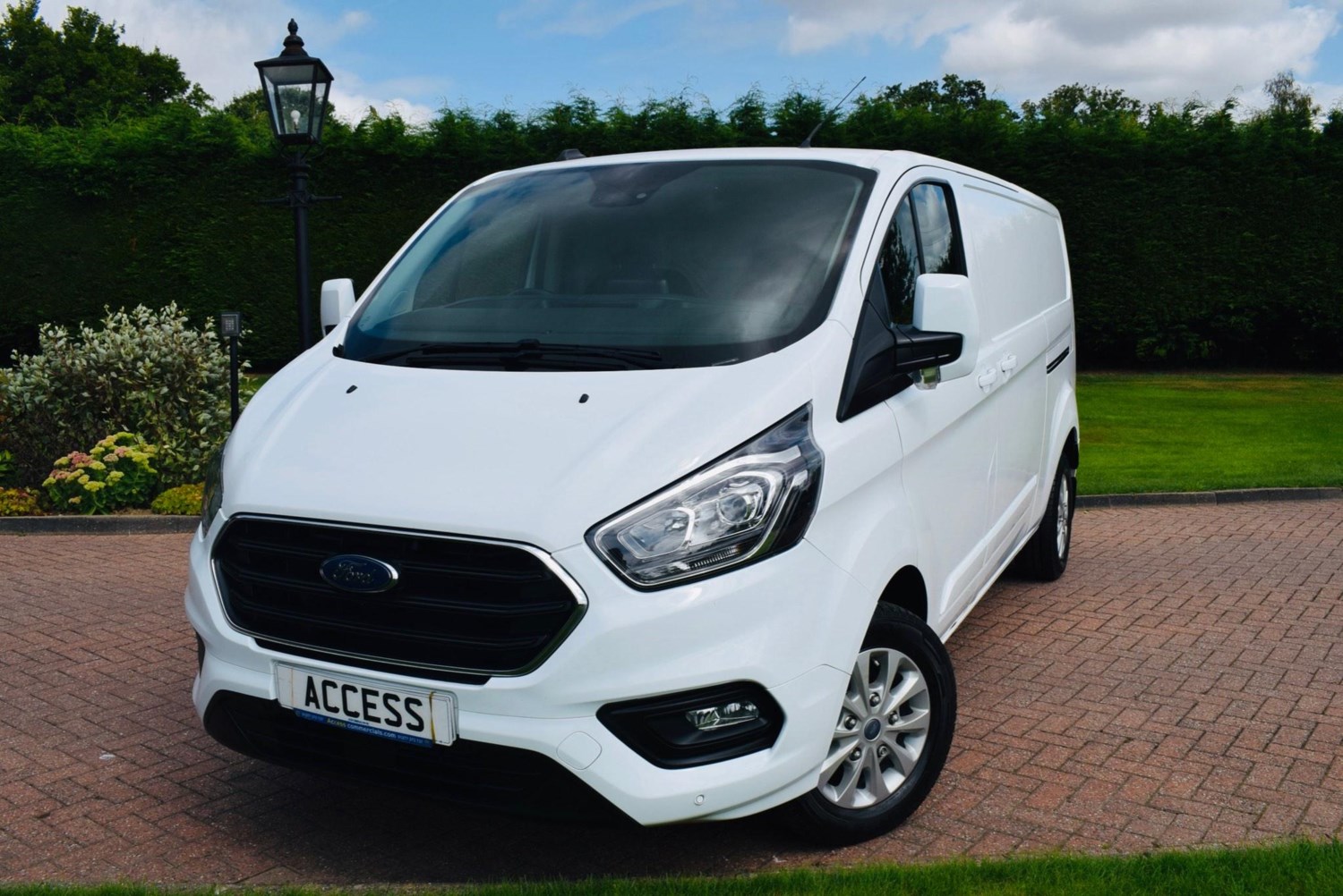 Ford Transit Custom Listing Image