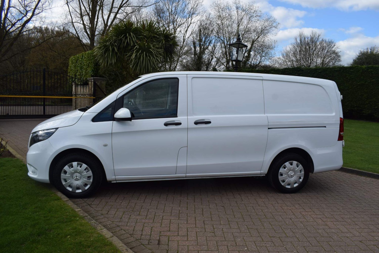 Mercedes-Benz Vito Listing Image