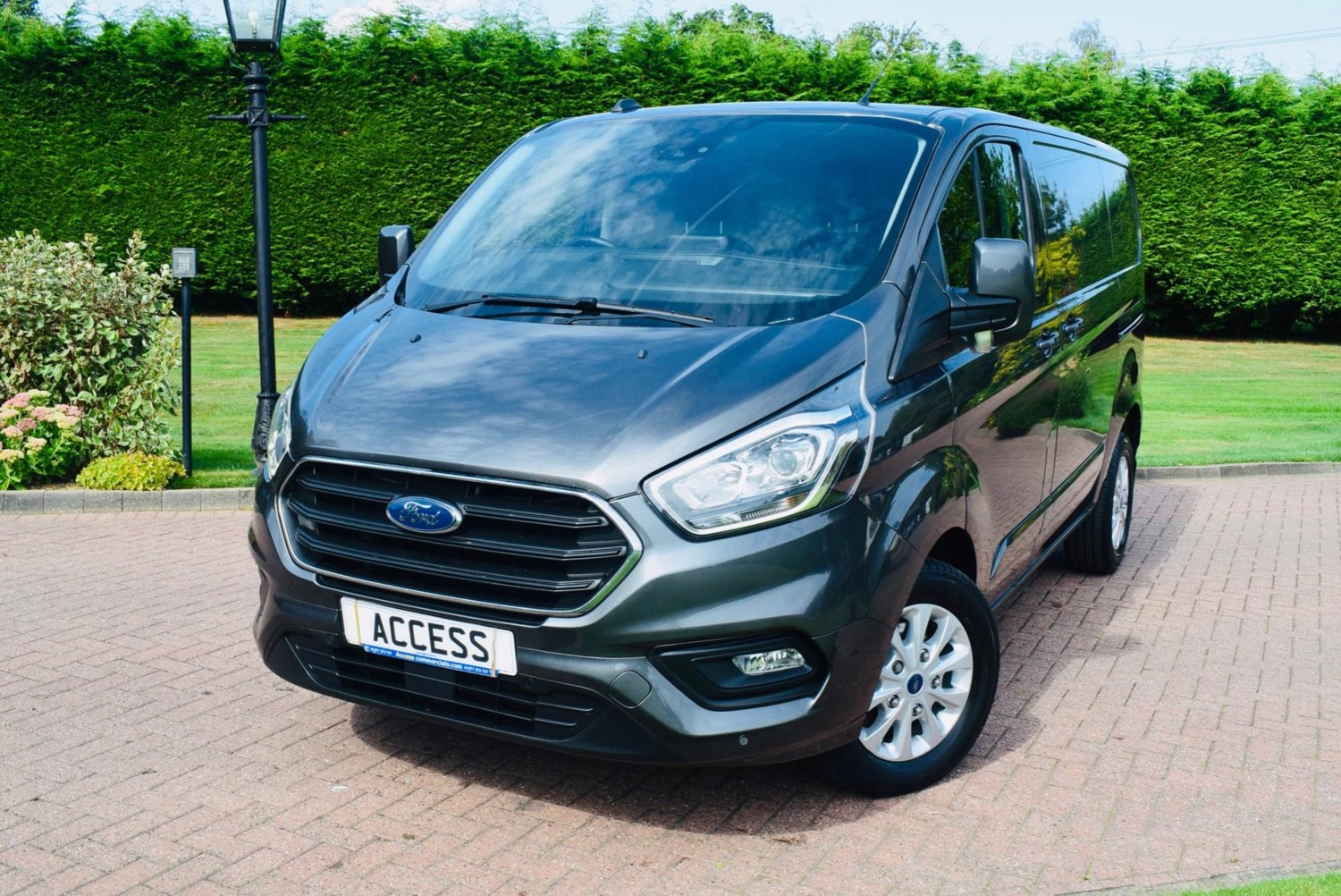 Ford Transit Custom Listing Image