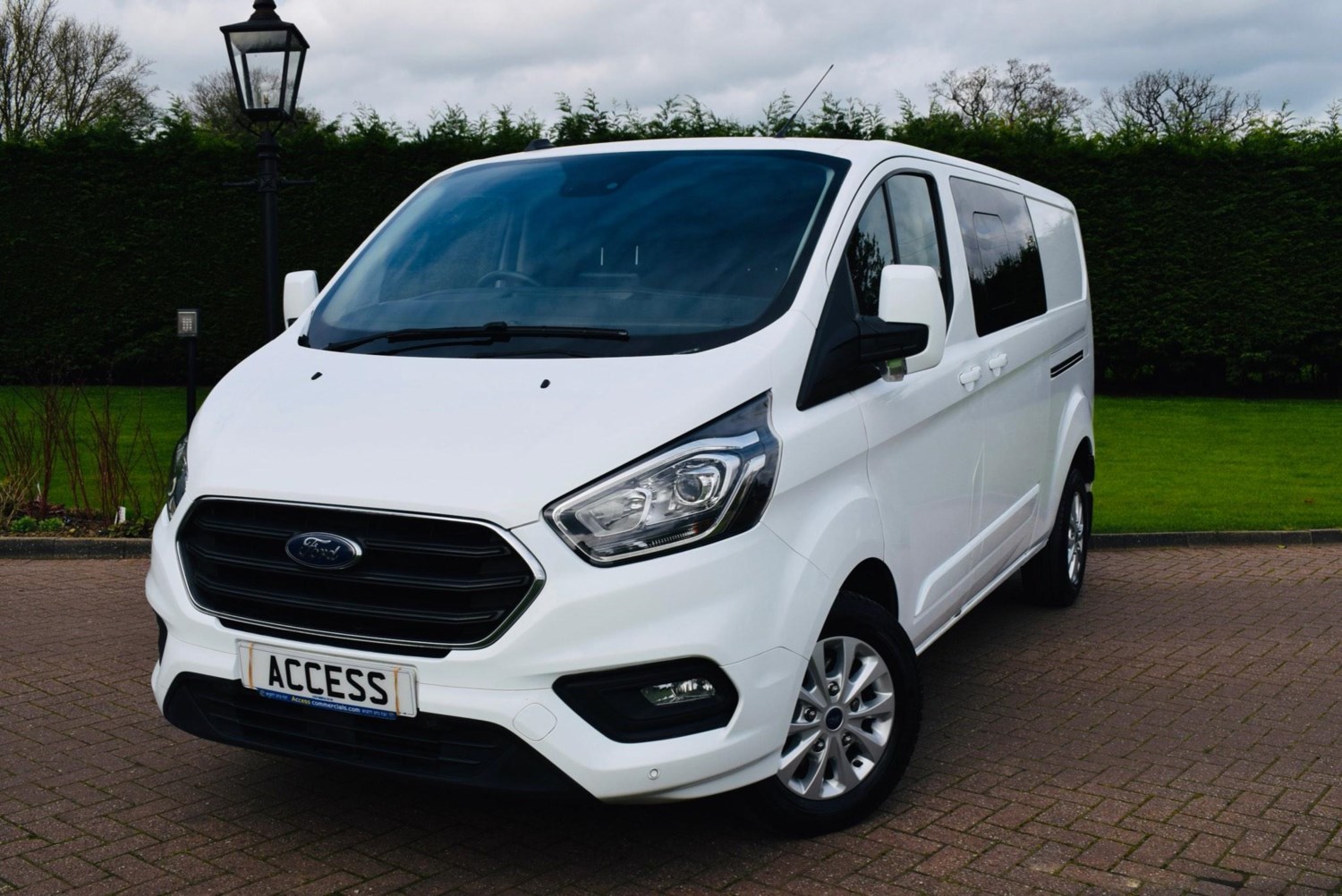 Ford Transit Custom Listing Image