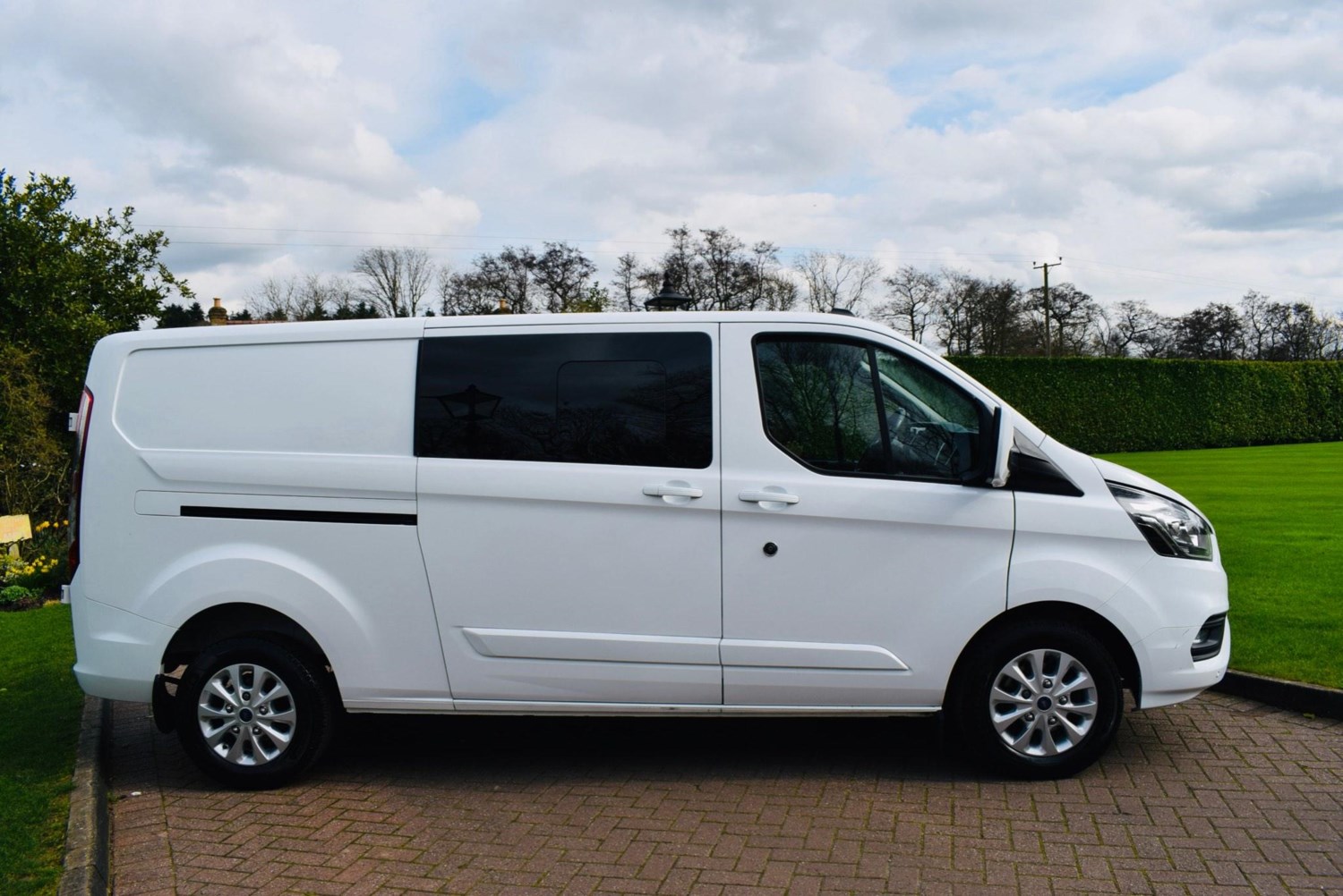 Ford Transit Custom Listing Image