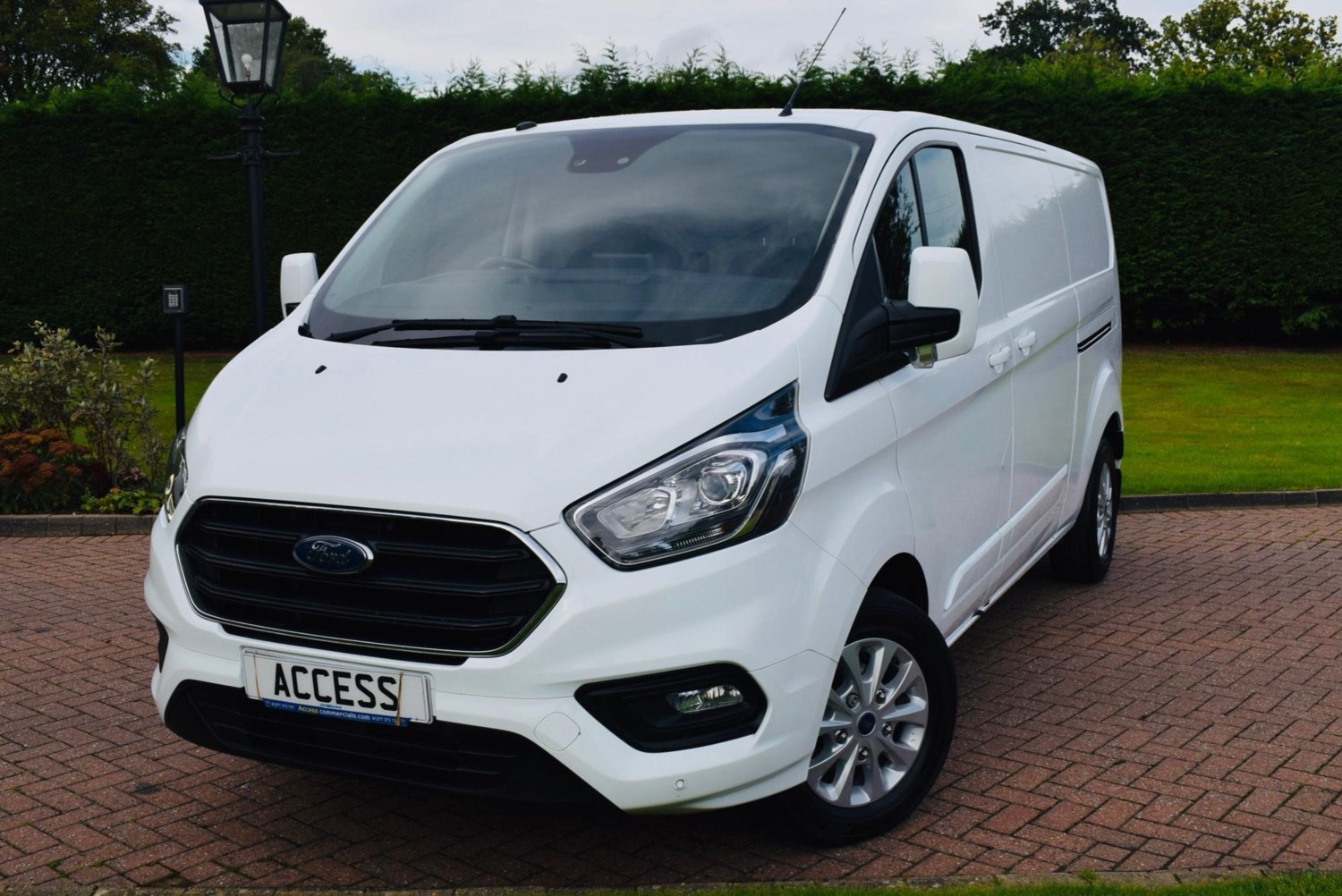 Ford Transit Custom Listing Image