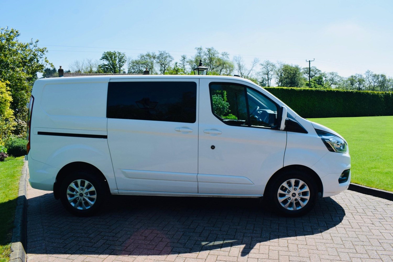 Ford Transit Custom Listing Image