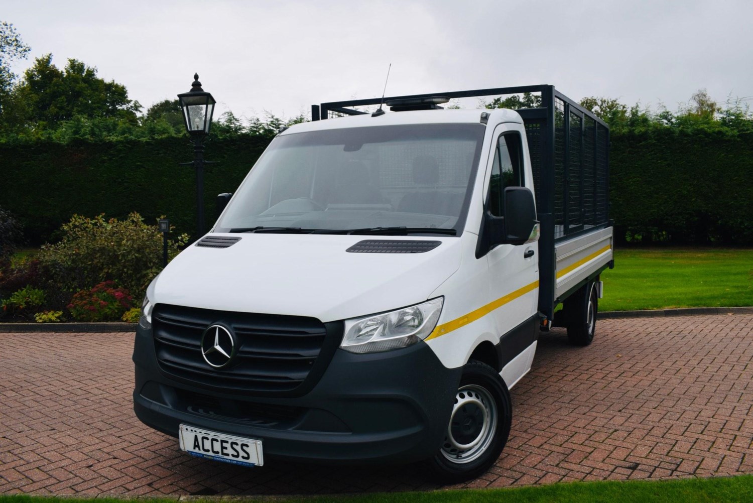 Mercedes-Benz Sprinter Listing Image