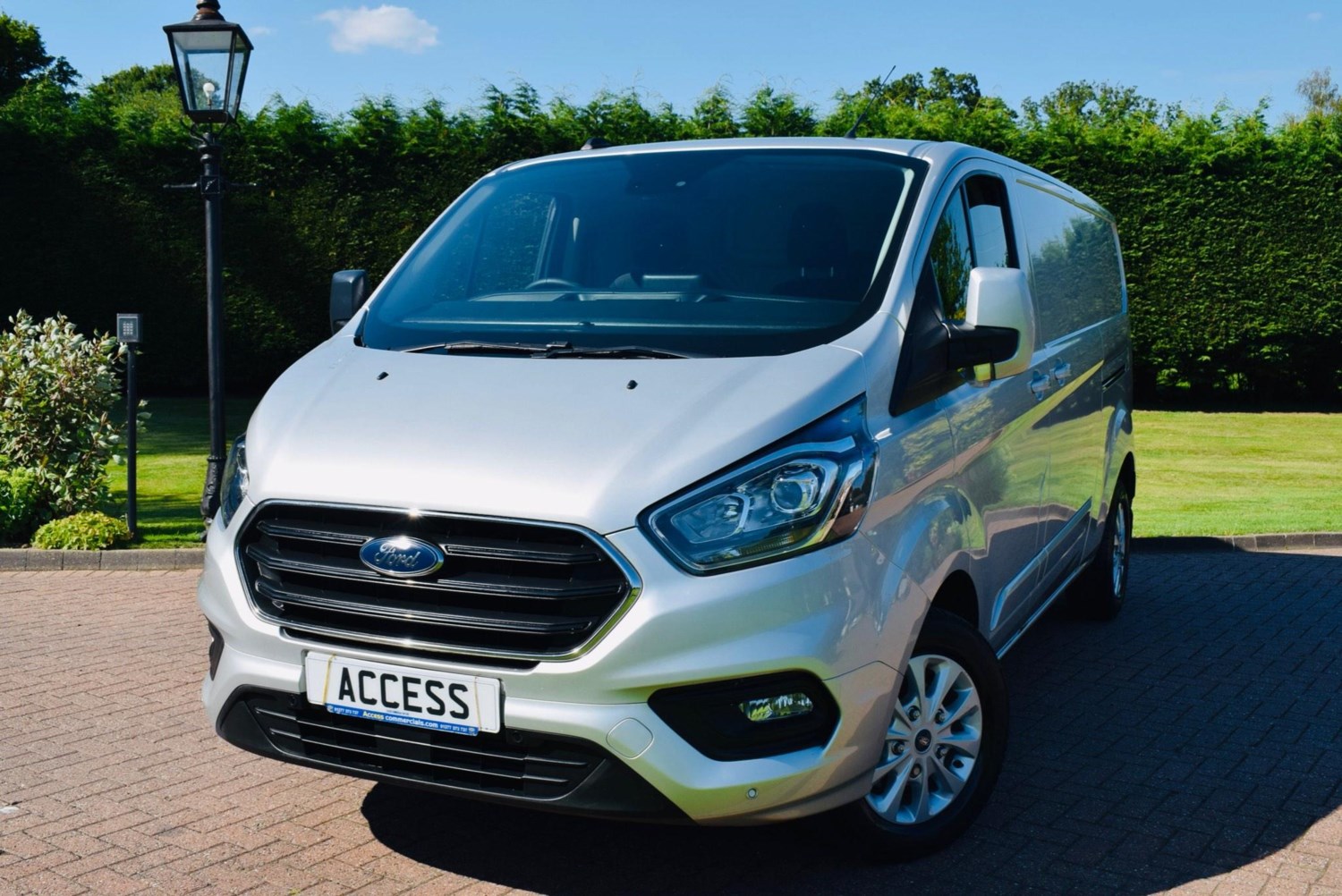 Ford Transit Custom Listing Image