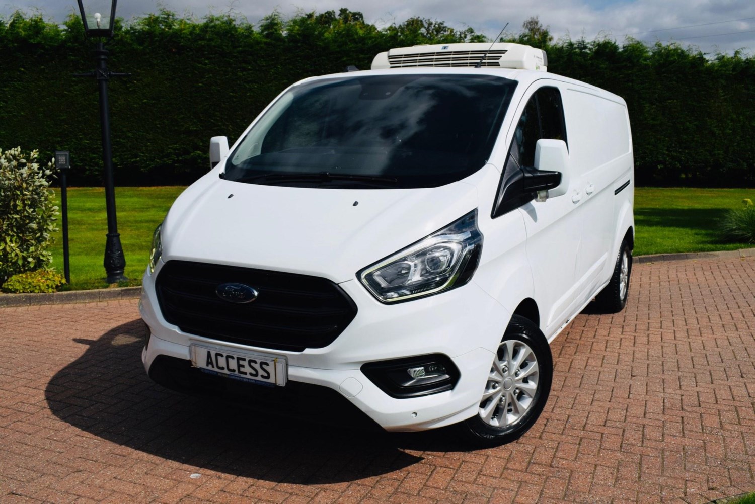 Ford Transit Custom Listing Image