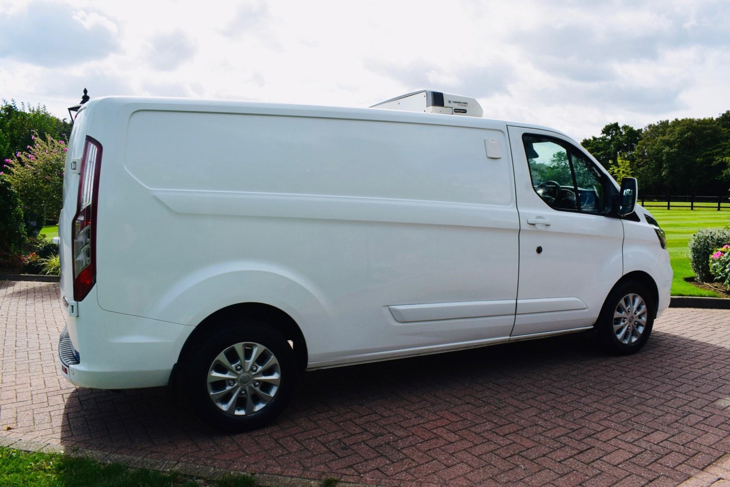 Ford Transit Custom Listing Image