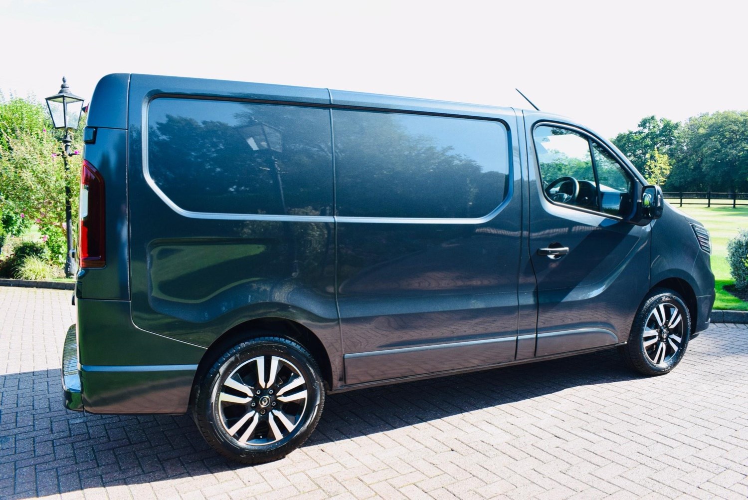 Renault Trafic Listing Image