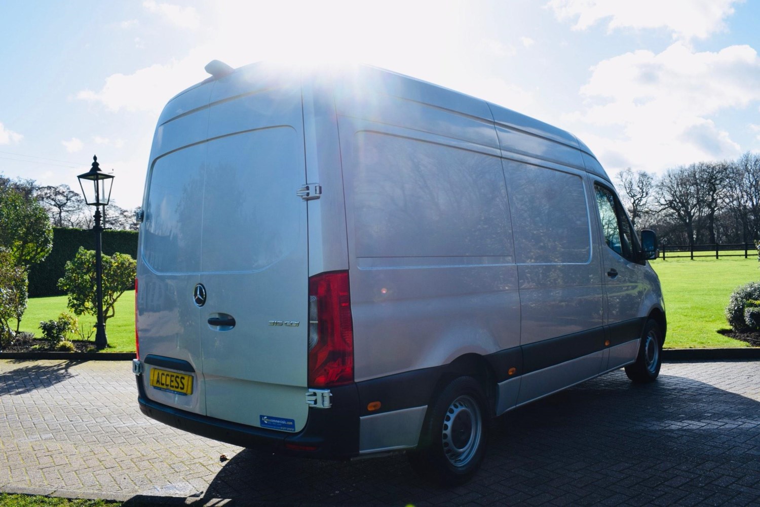 Mercedes-Benz Sprinter Listing Image