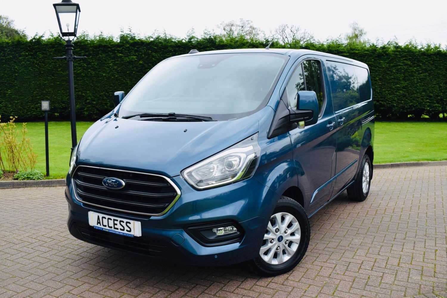 Ford Transit Custom Listing Image