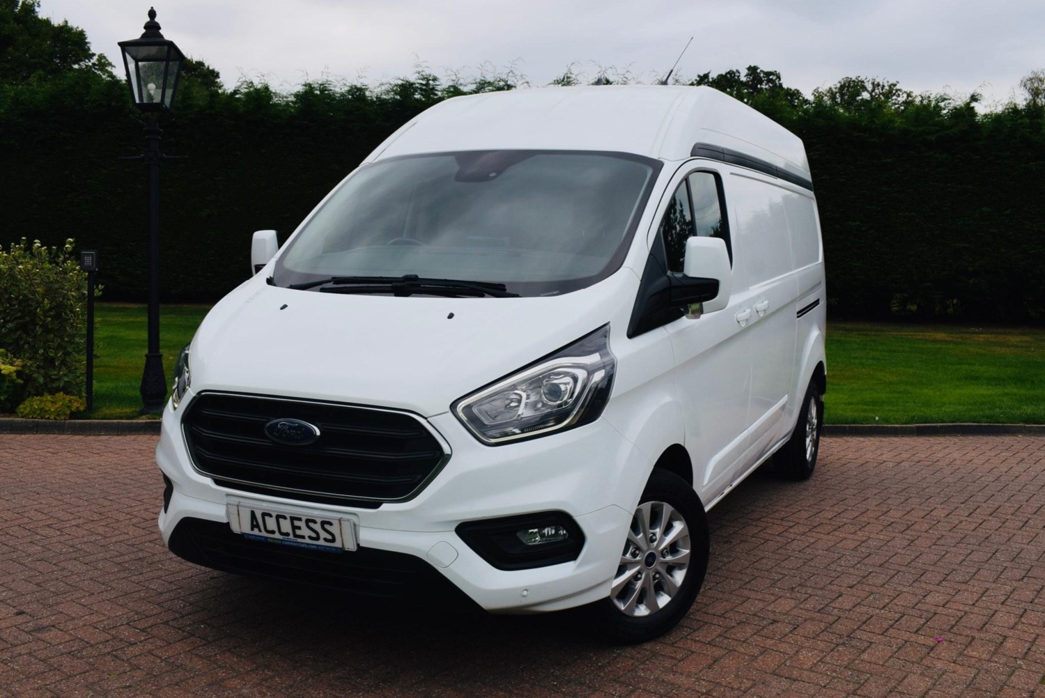 Ford Transit Custom Listing Image