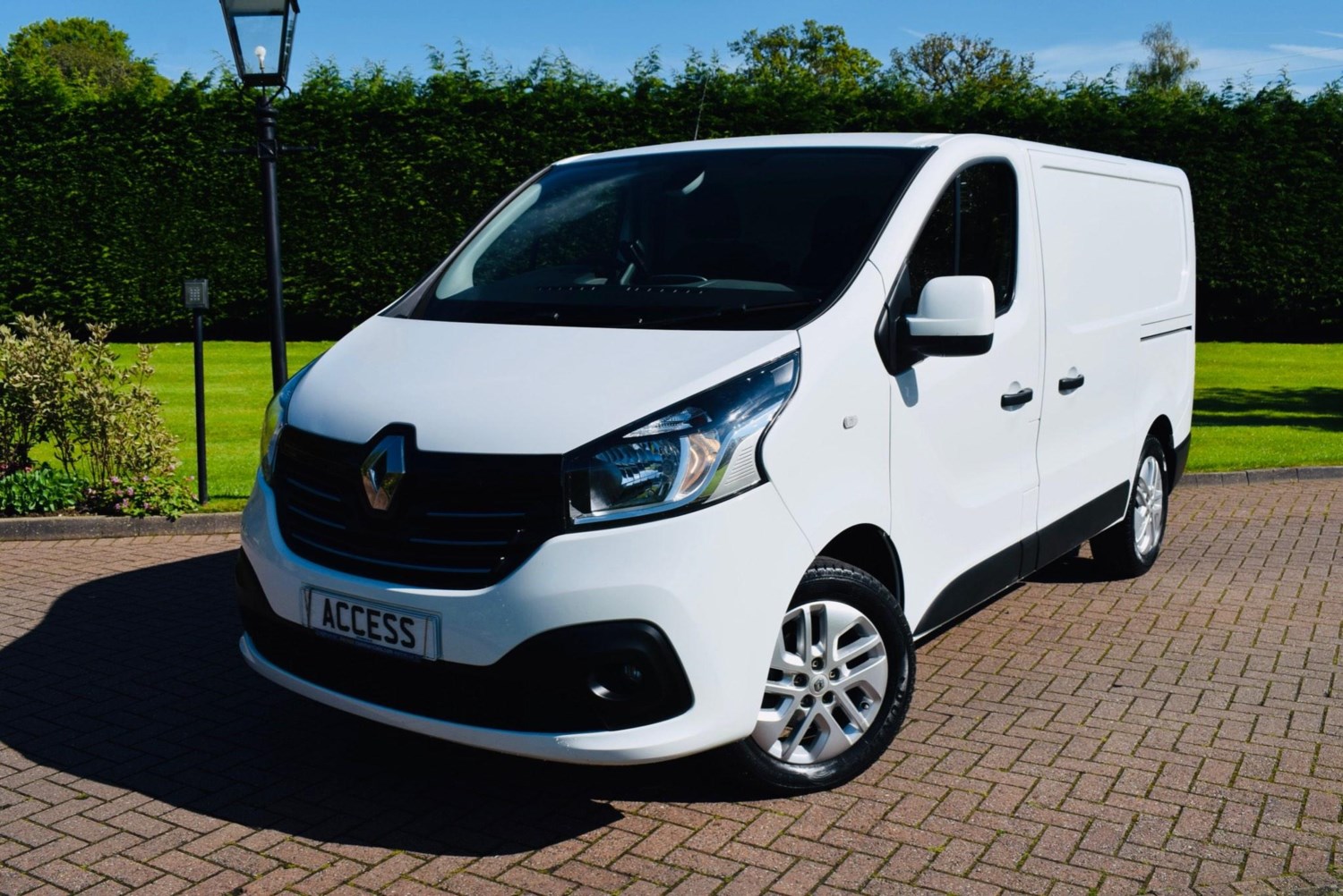 Renault Trafic Listing Image