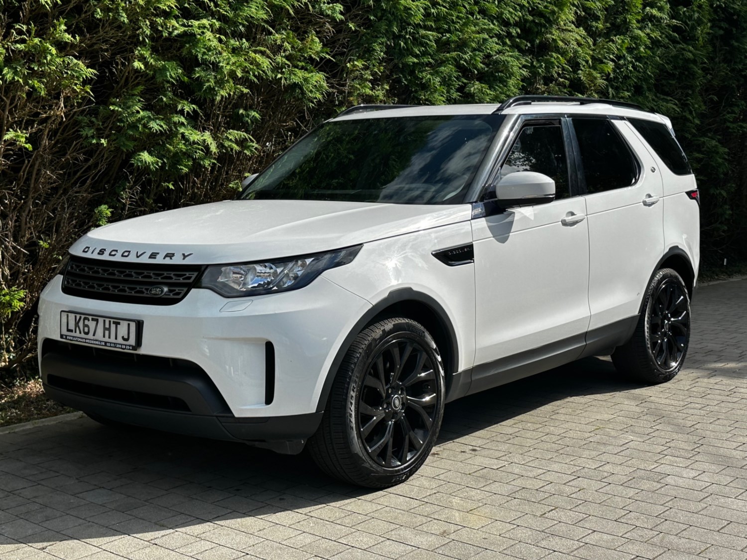 Land Rover Discovery Listing Image