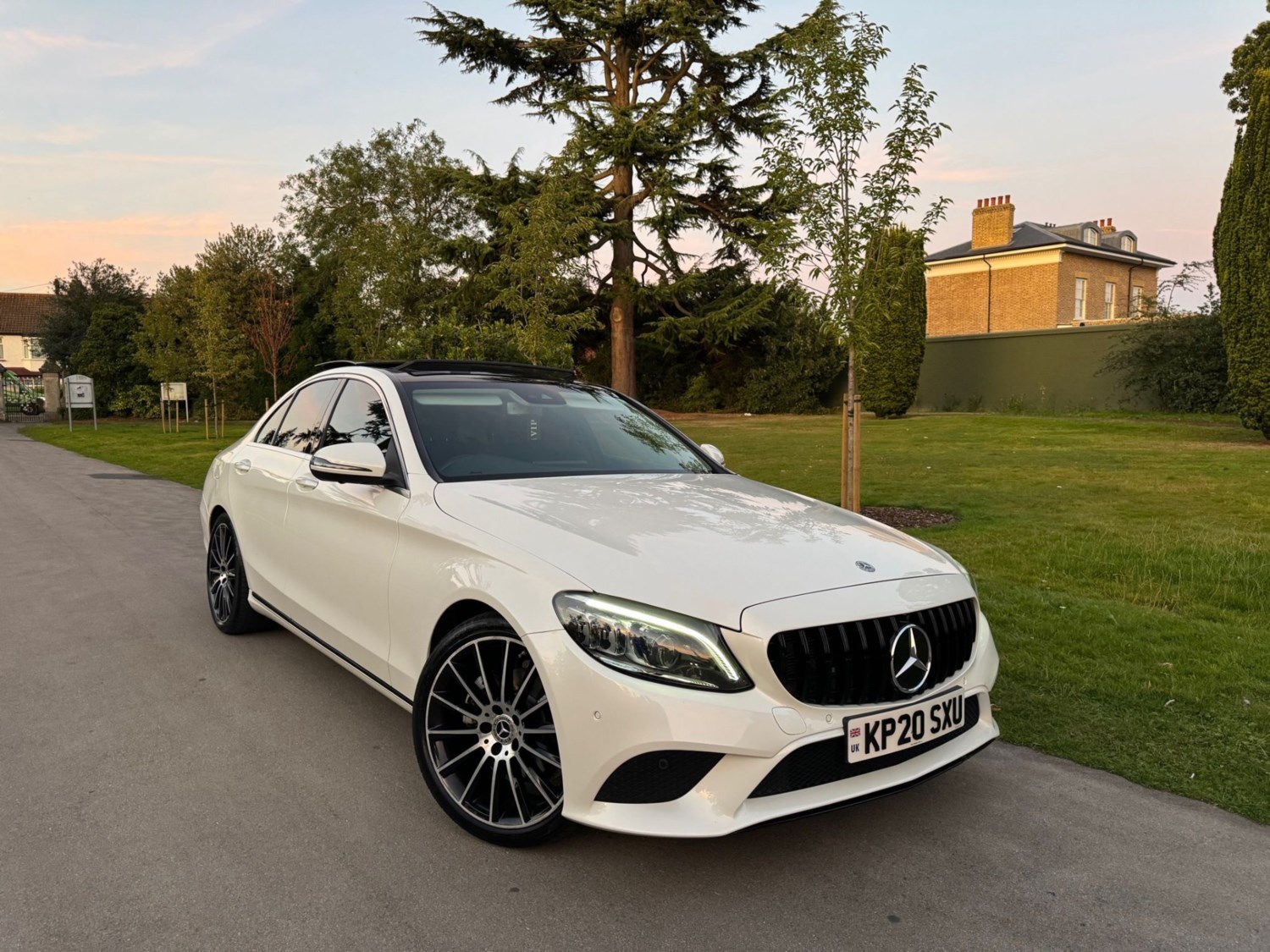 Mercedes-Benz C-Class Listing Image