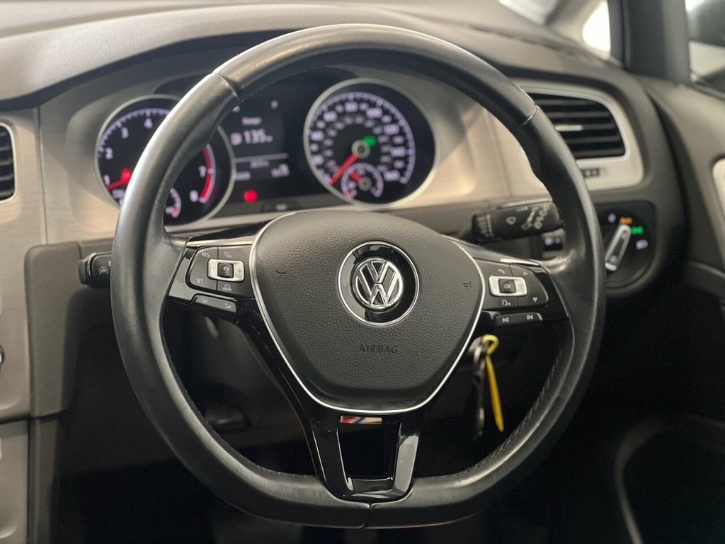 Volkswagen Golf Listing Image