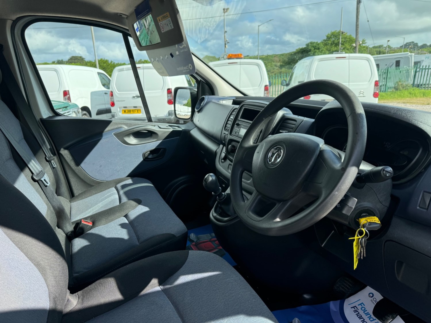 Vauxhall Vivaro Listing Image