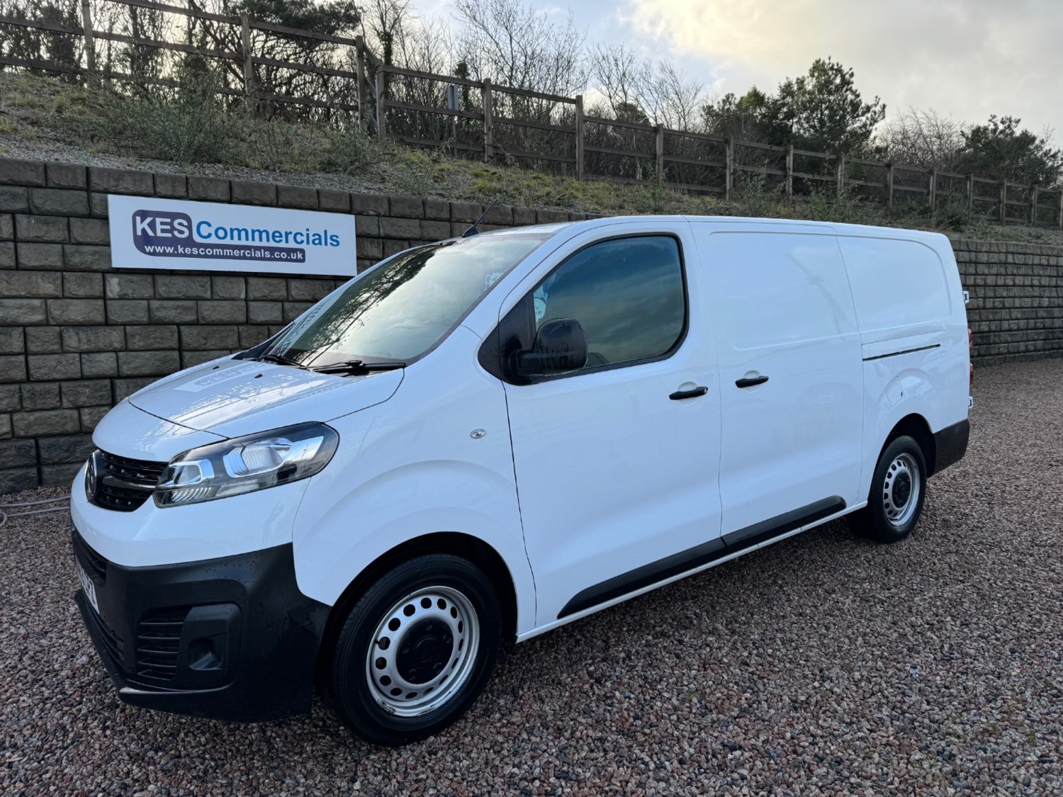 Vauxhall Vivaro Listing Image