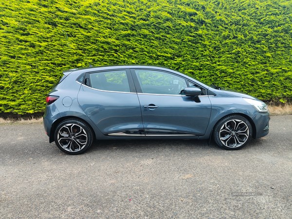 Renault Clio Listing Image