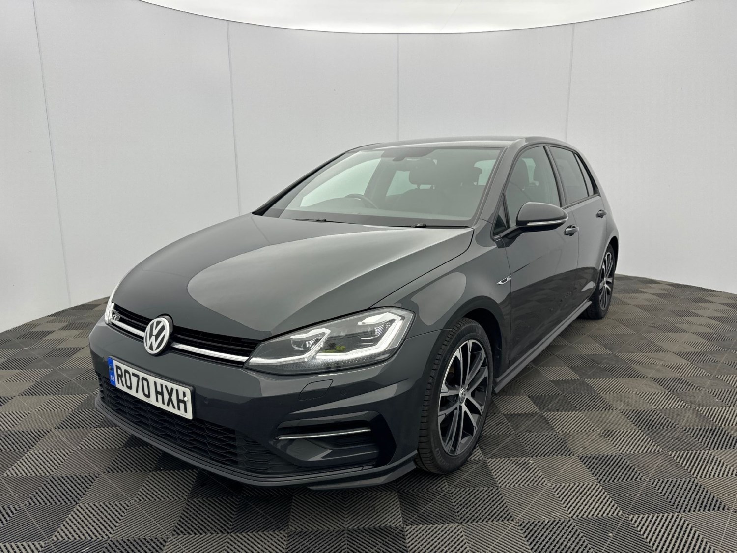 Volkswagen Golf Listing Image