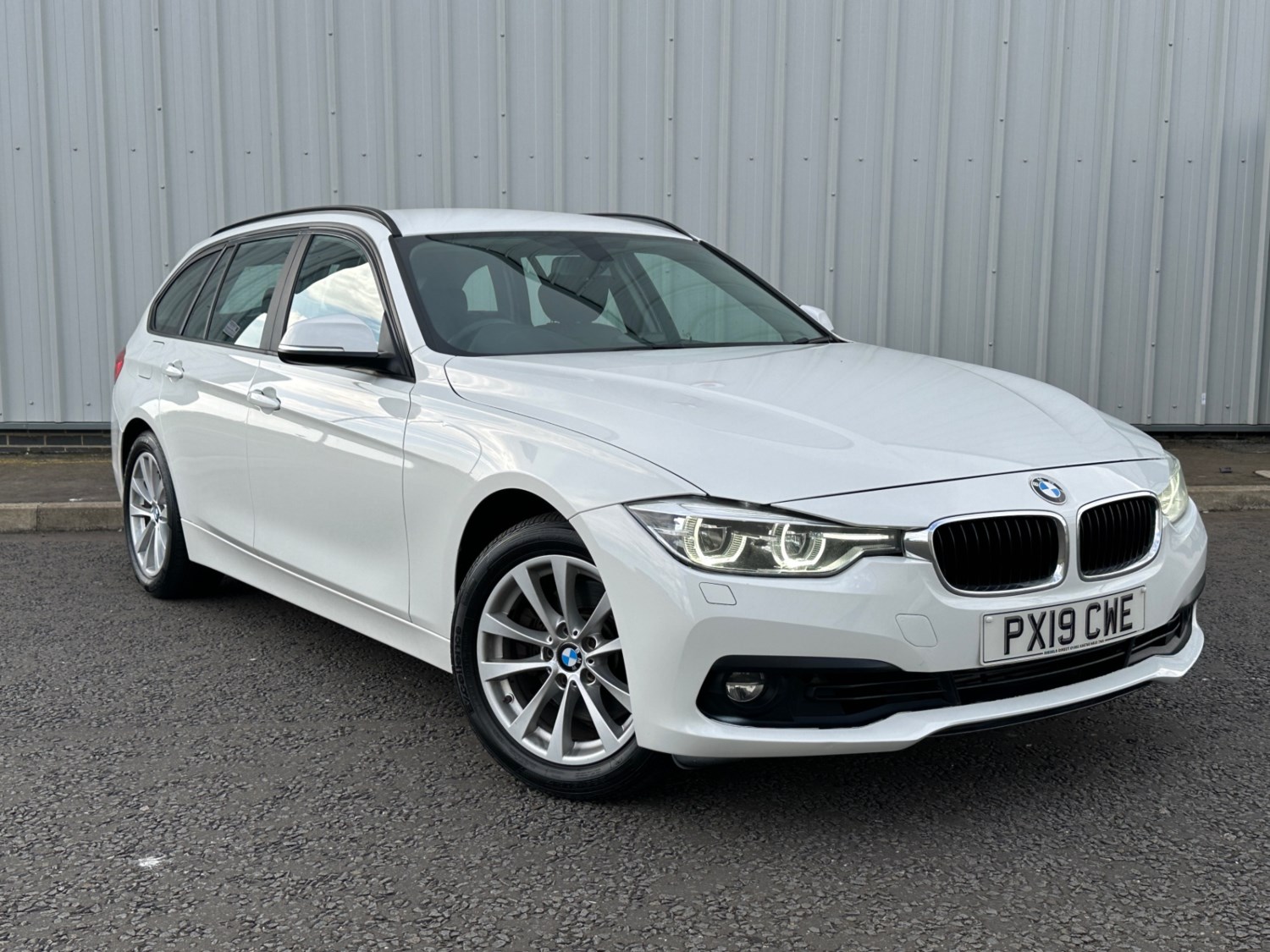 BMW 3 Series Listing Image