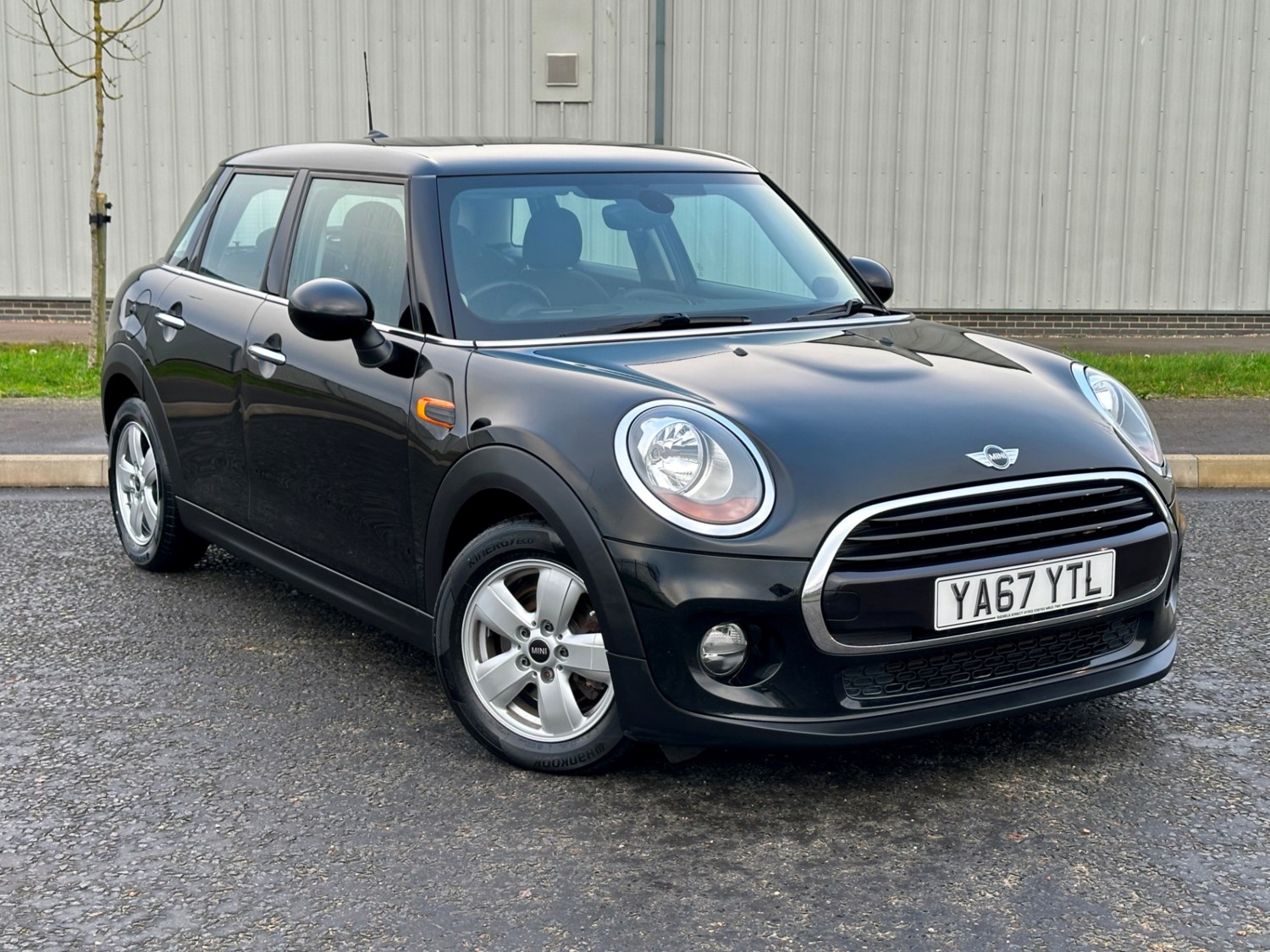 MINI Hatch Listing Image