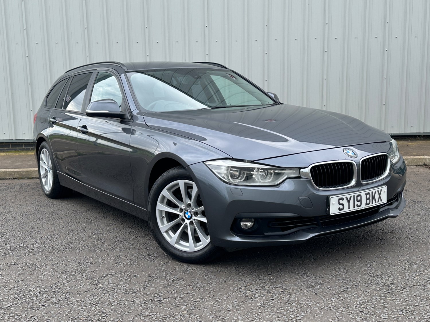 BMW 3 Series Listing Image