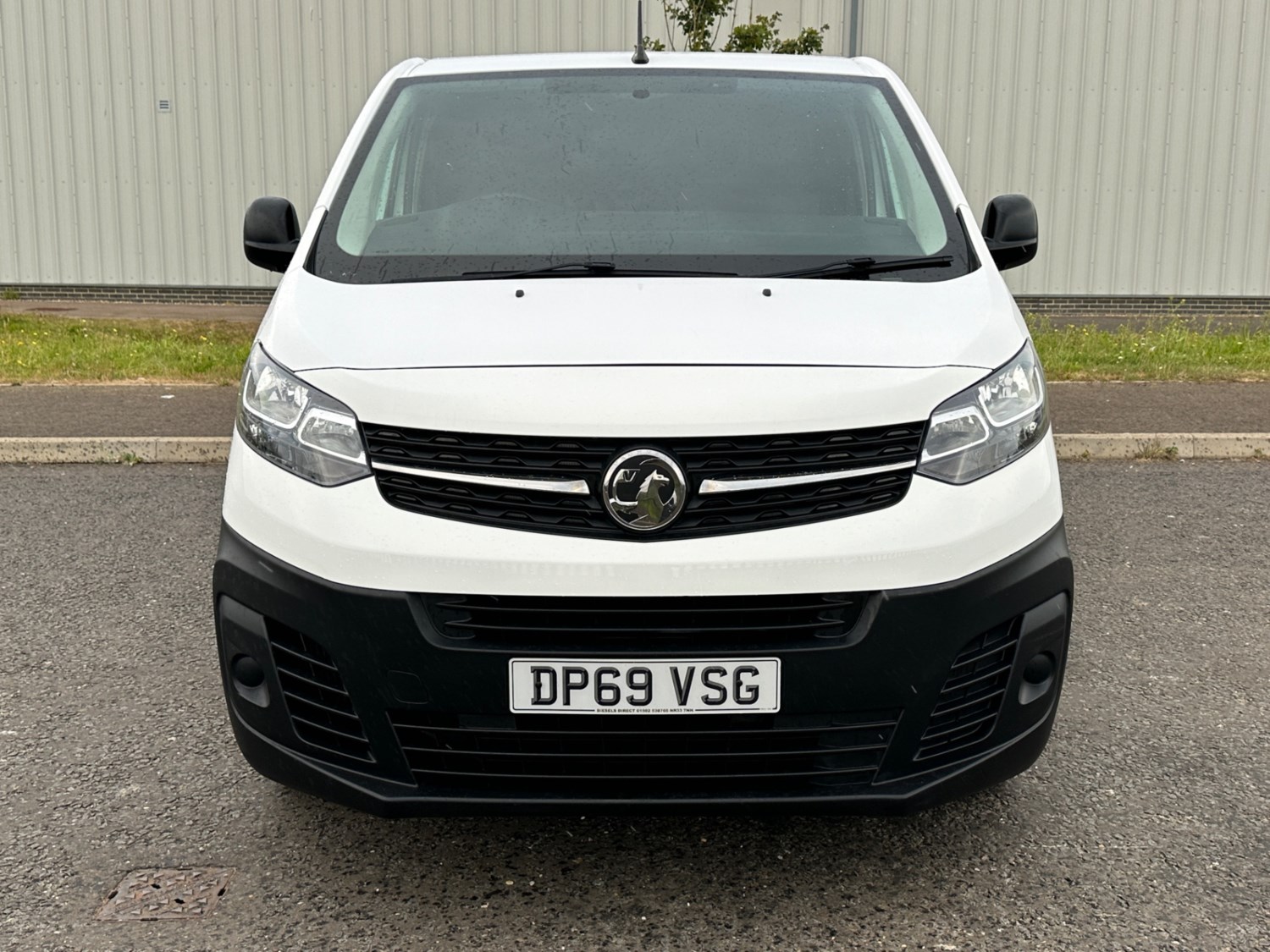 Vauxhall Vivaro Listing Image