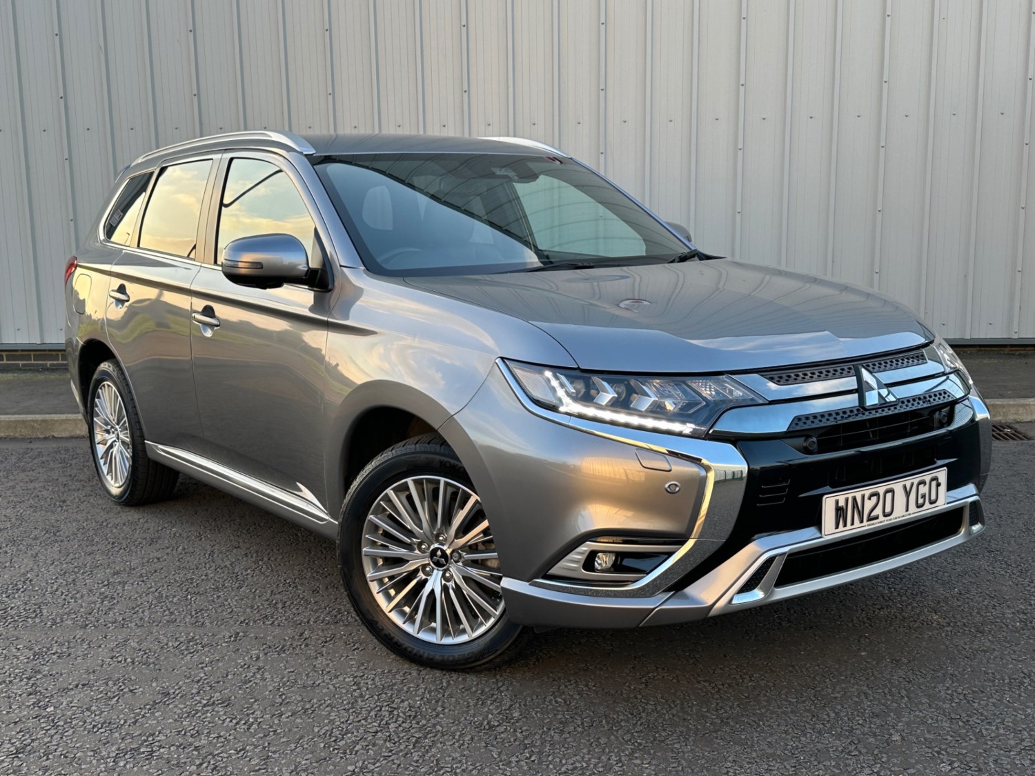 Mitsubishi Outlander Listing Image