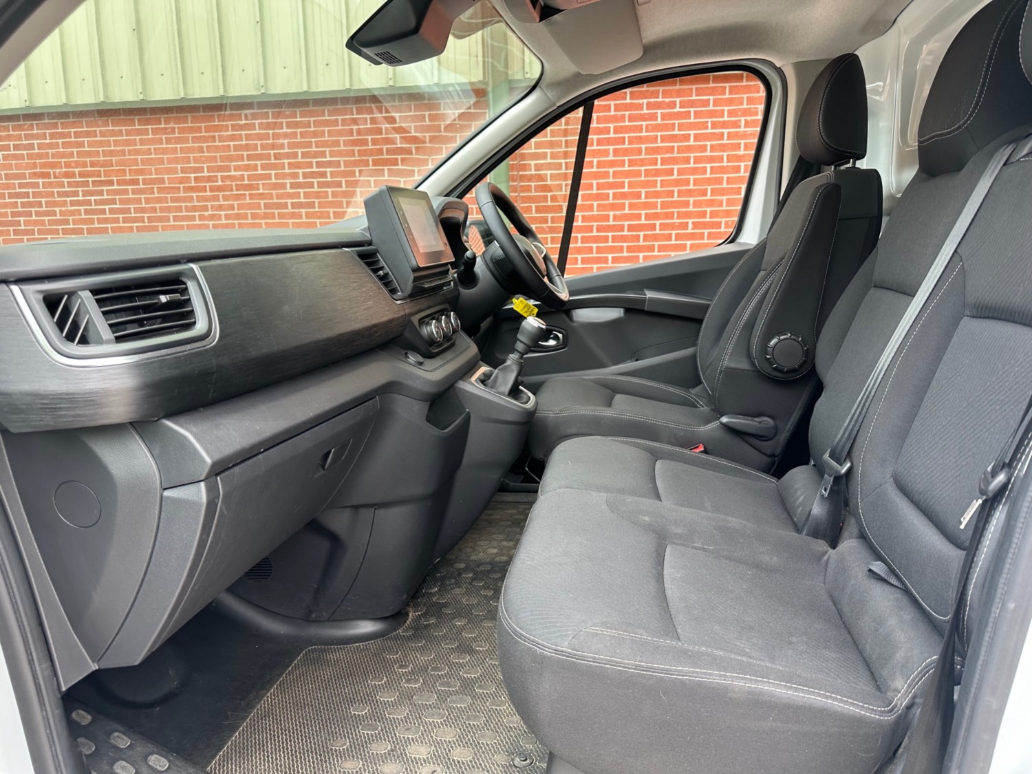 Renault Trafic Listing Image