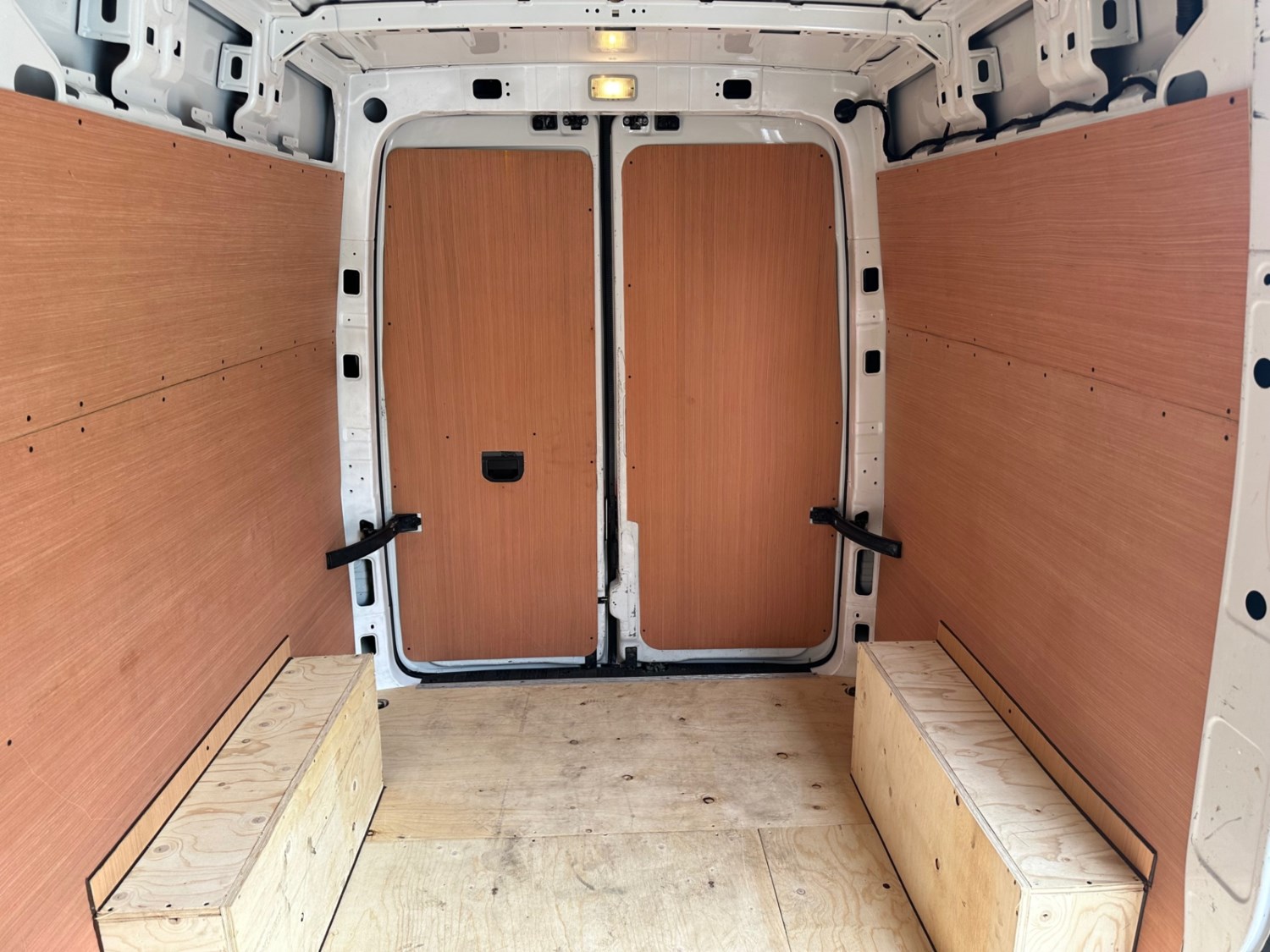 Volkswagen Crafter Listing Image