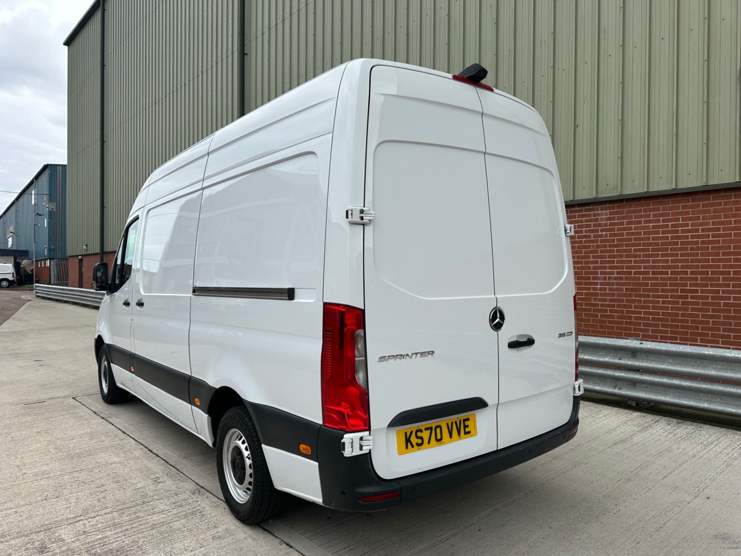 Mercedes-Benz Sprinter Listing Image