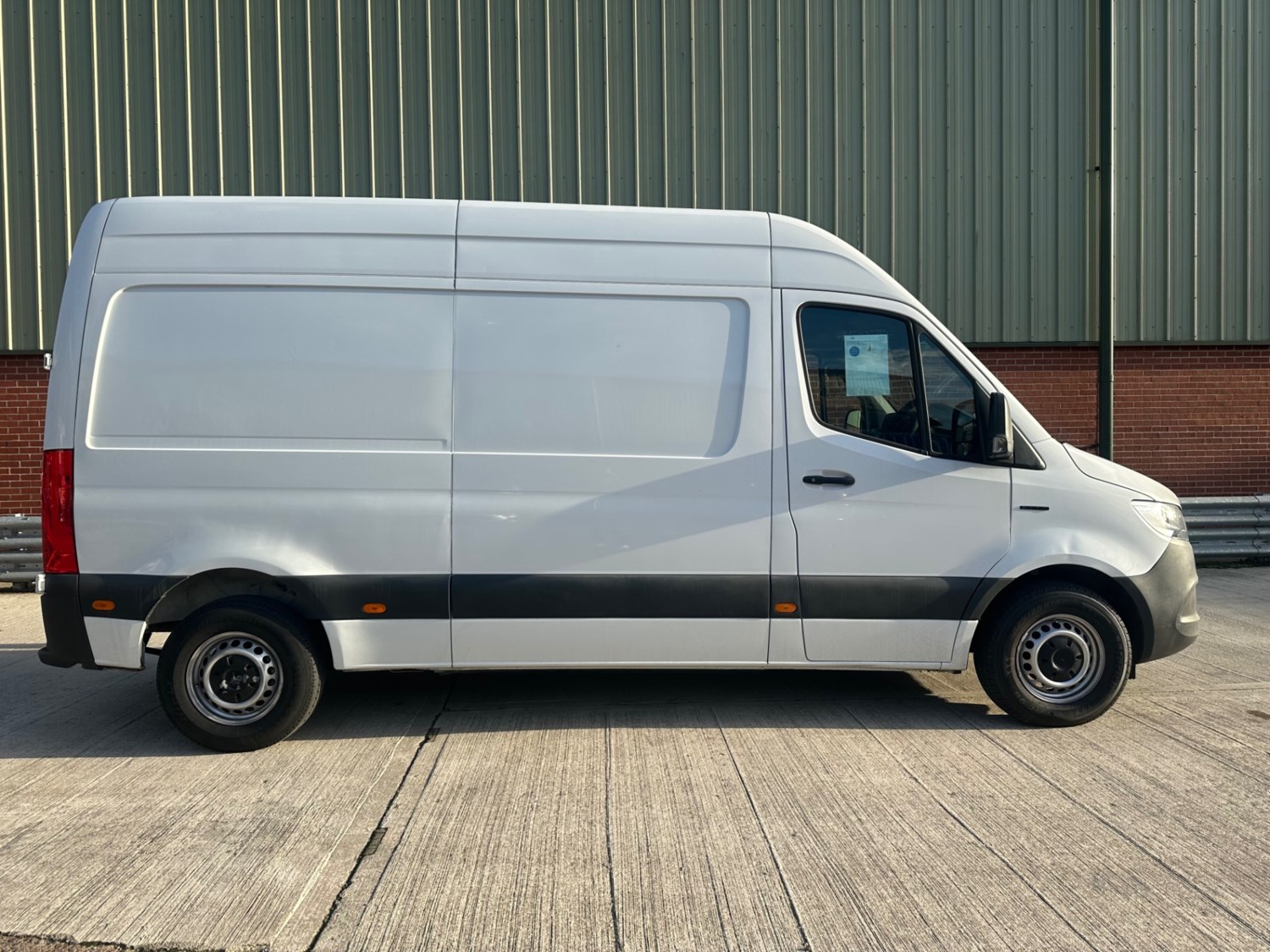 Mercedes-Benz Sprinter Listing Image