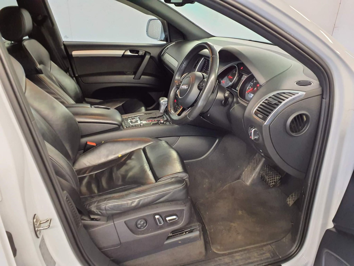 Audi Q7 Listing Image