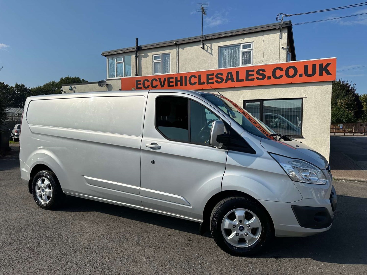 Ford Transit Custom Listing Image