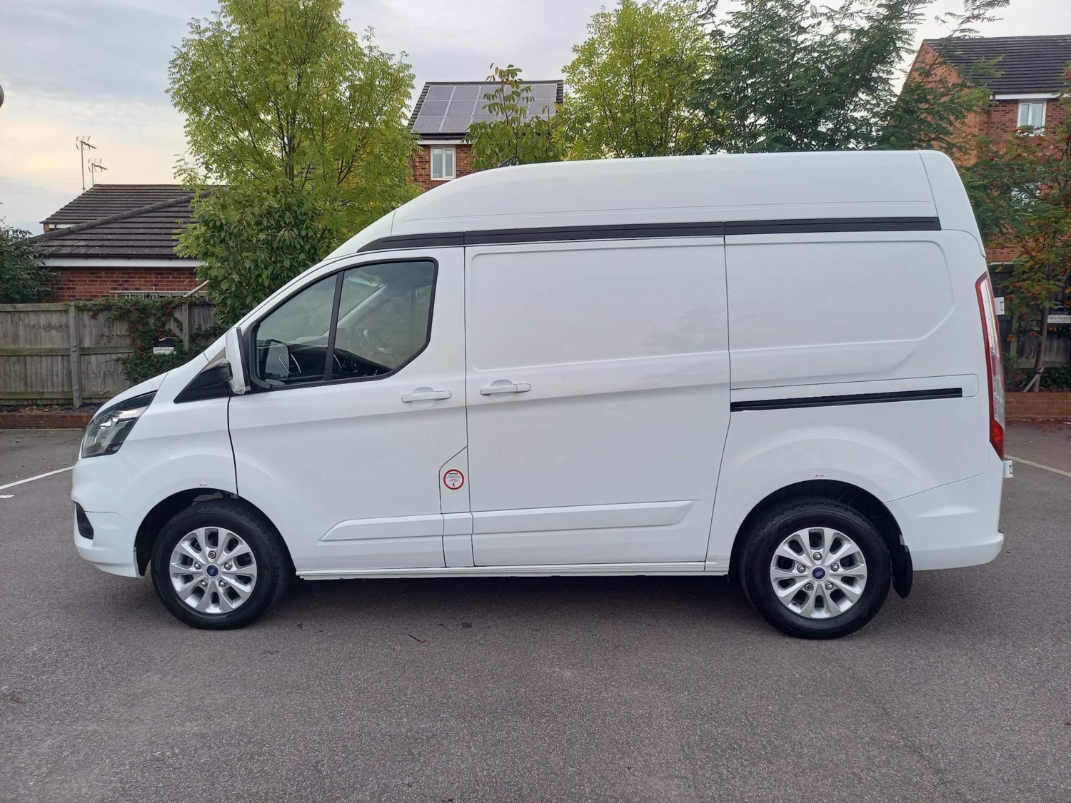 Ford Transit Custom Listing Image