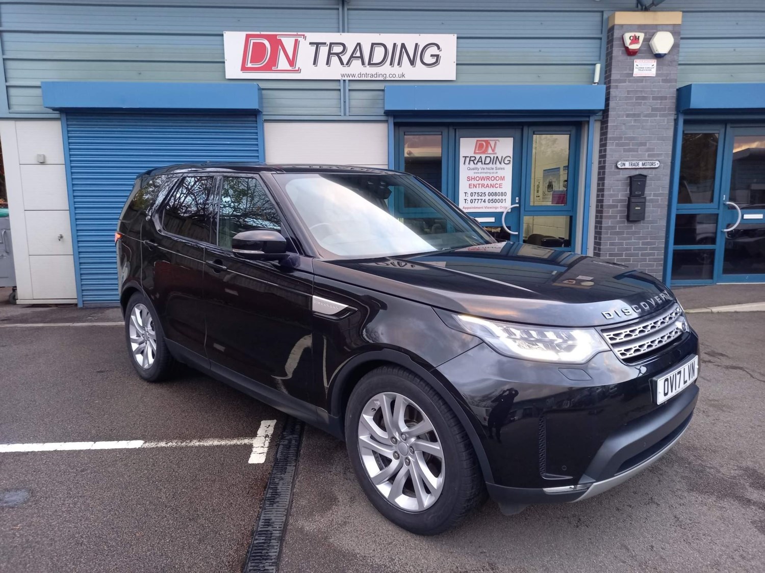 Land Rover Discovery Listing Image